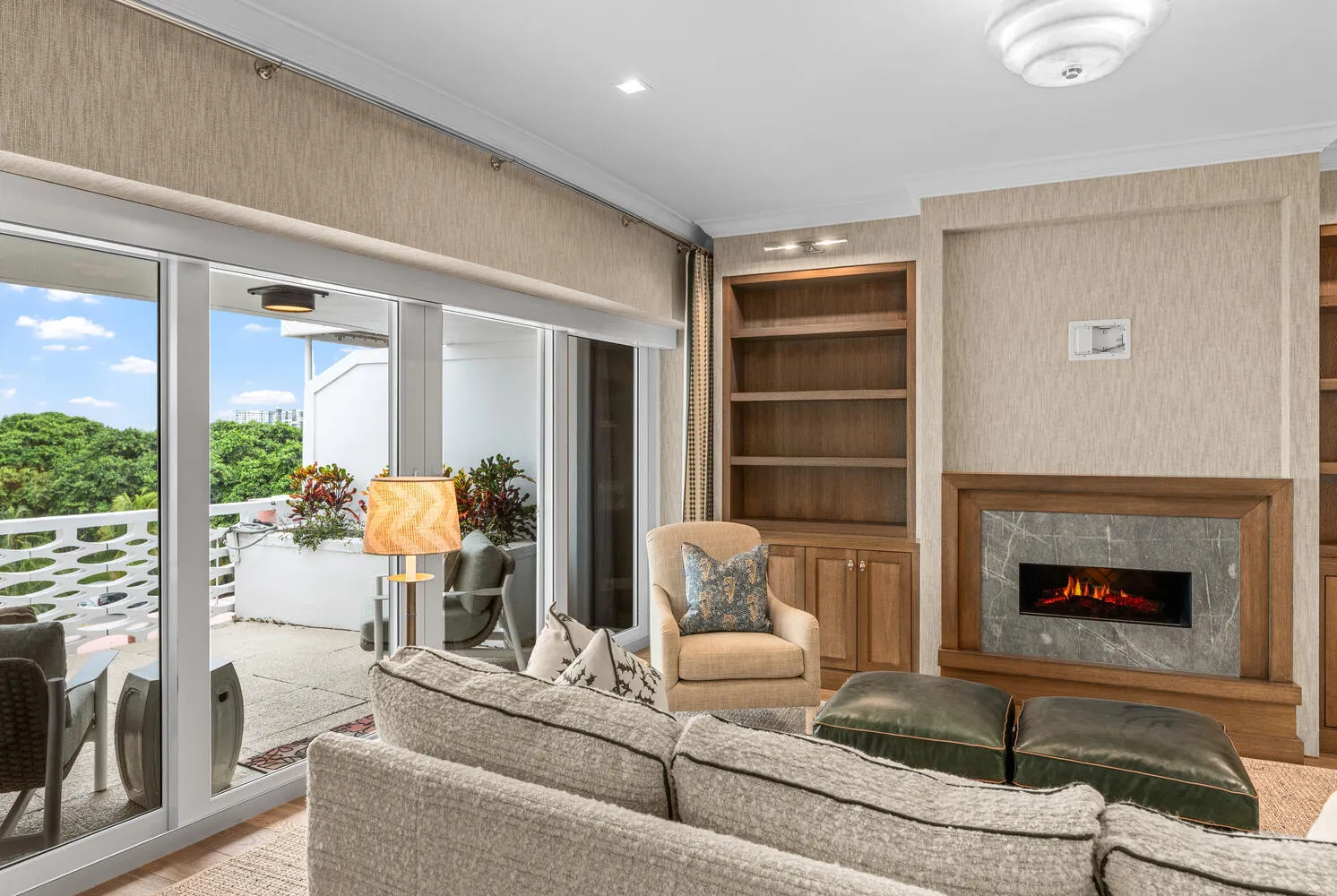315 S Lake Dr Penthouse C Palm-large-030