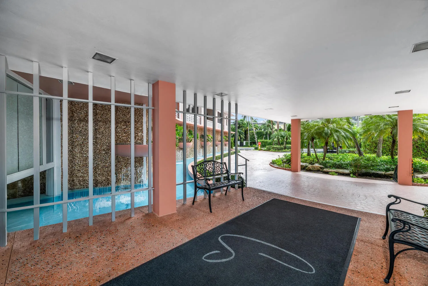 315 S Lake Dr Penthouse C Palm-large-083