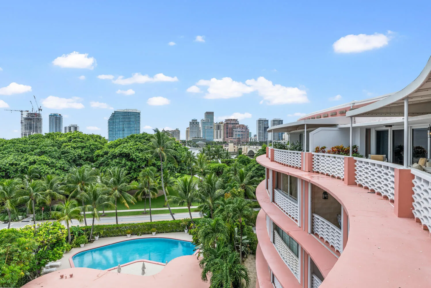315 S Lake Dr Penthouse C Palm-large-005