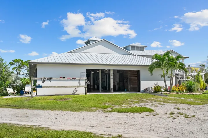 4899 Sqft CBS Barn