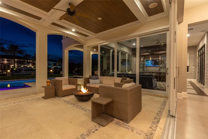 completely open /indoor outdoor entertaining