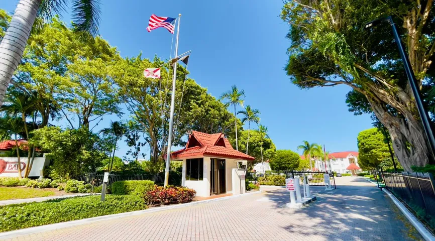 Gate area
