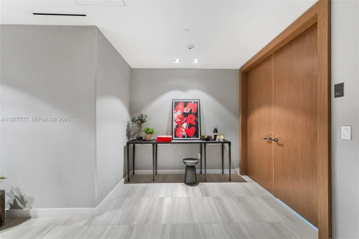 Private Foyer
