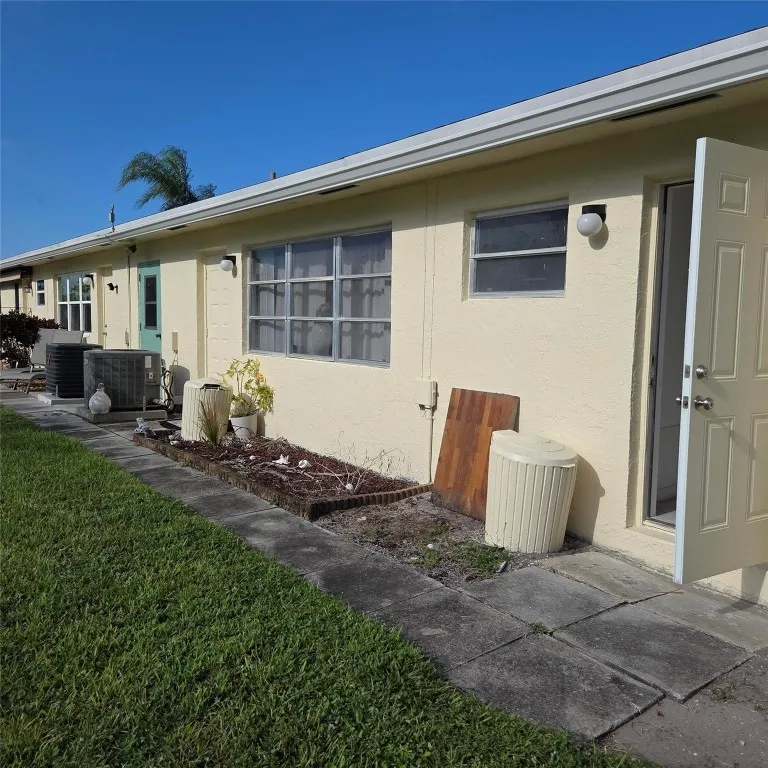 Back of building where laundry room is