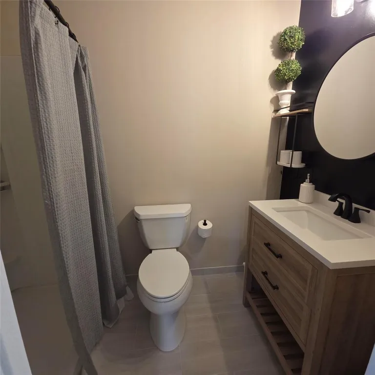 2nd-guest Bathroom fully remodeled
