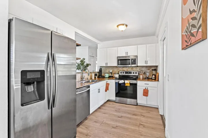 15 Kitchen 01