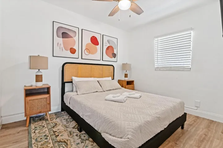 19 Bedroom 01