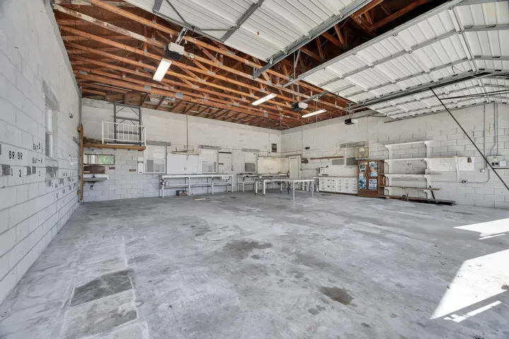 Detached Garage