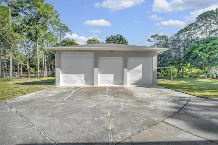 Detached Garage