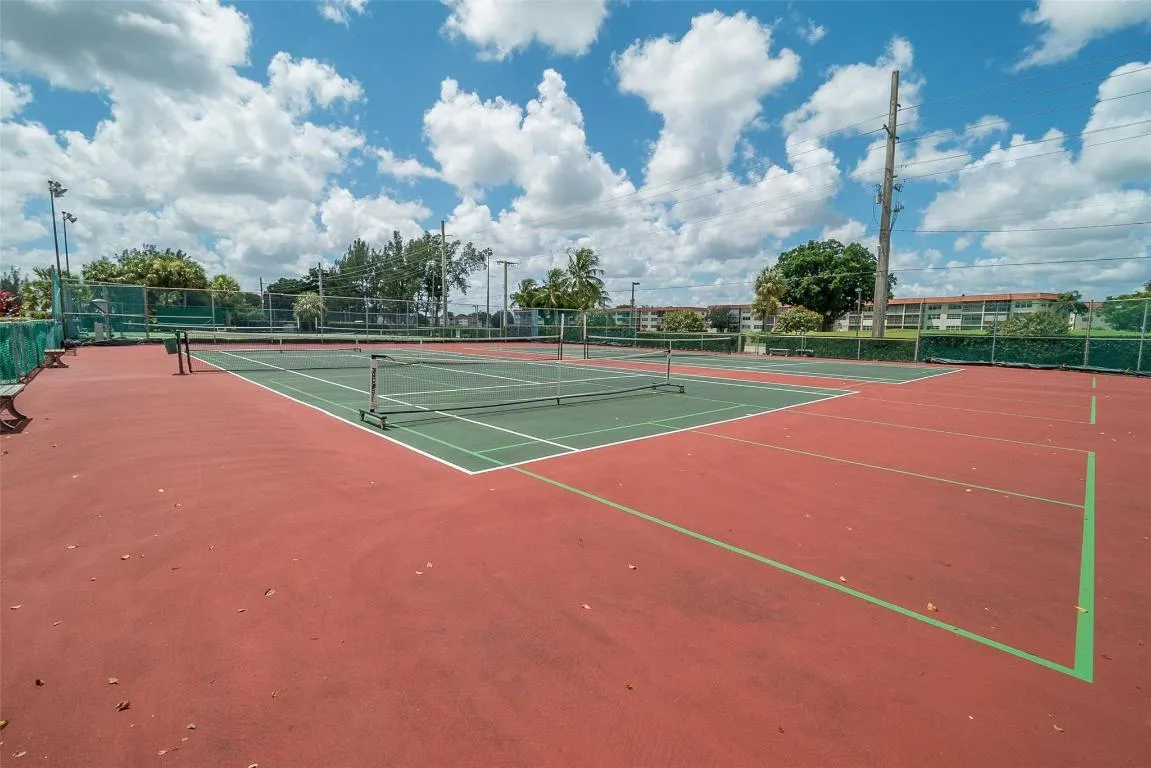 HOLLYBROOK TENINIS COURT 2