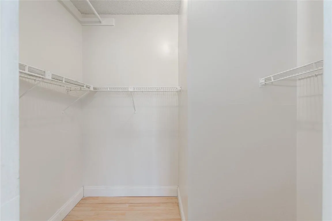 HOLLYBROOK 2 BED ROOM WALK IN CLOSET
