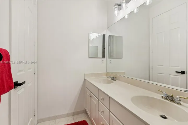 Photo 37
