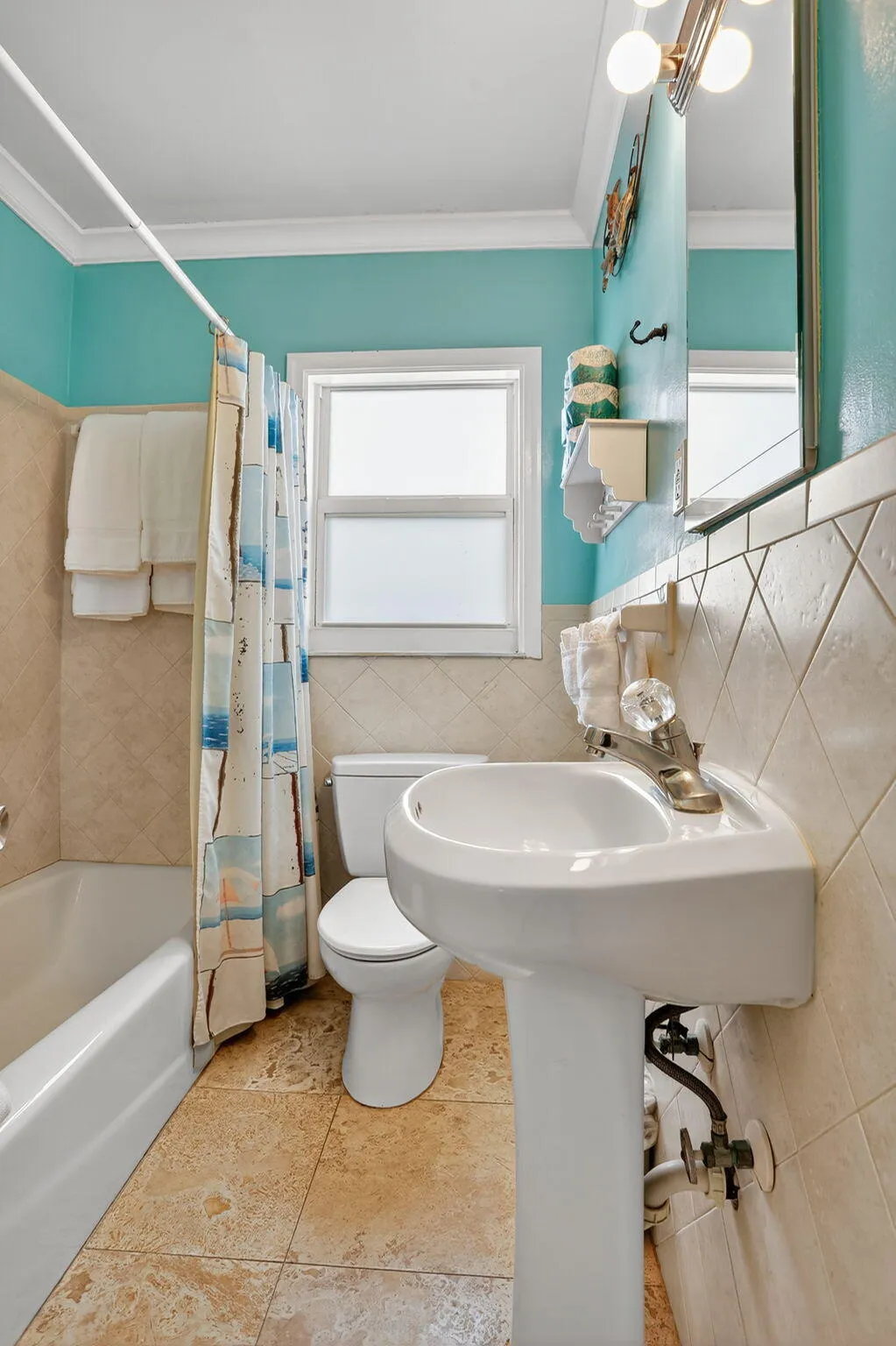bathroom/tub