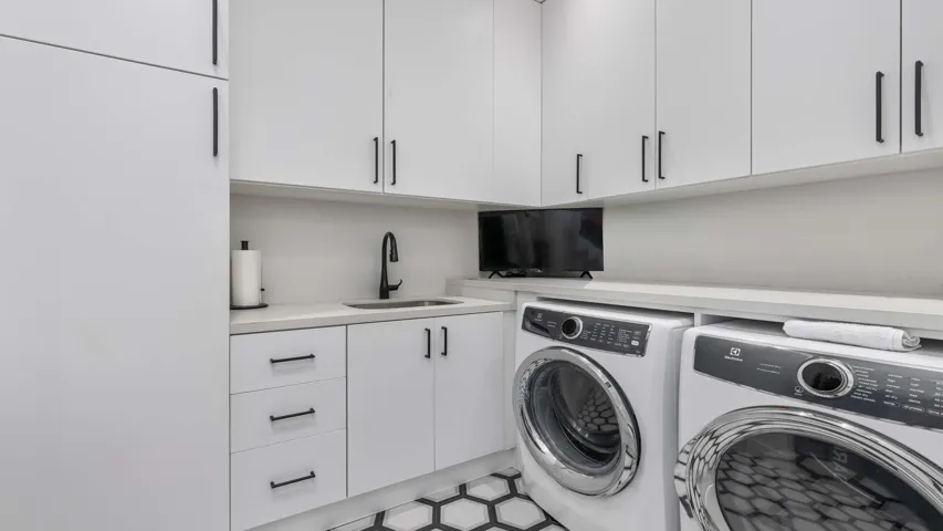 230 George Bush Blvd (32)