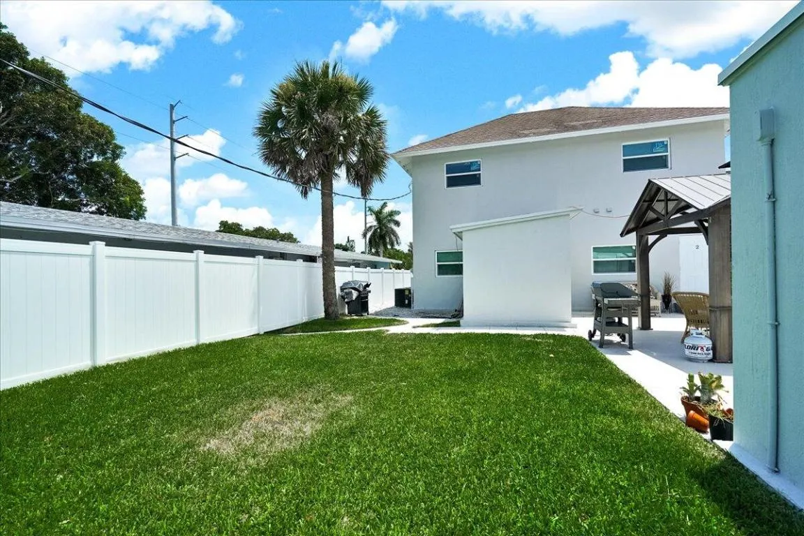 Property photo 24