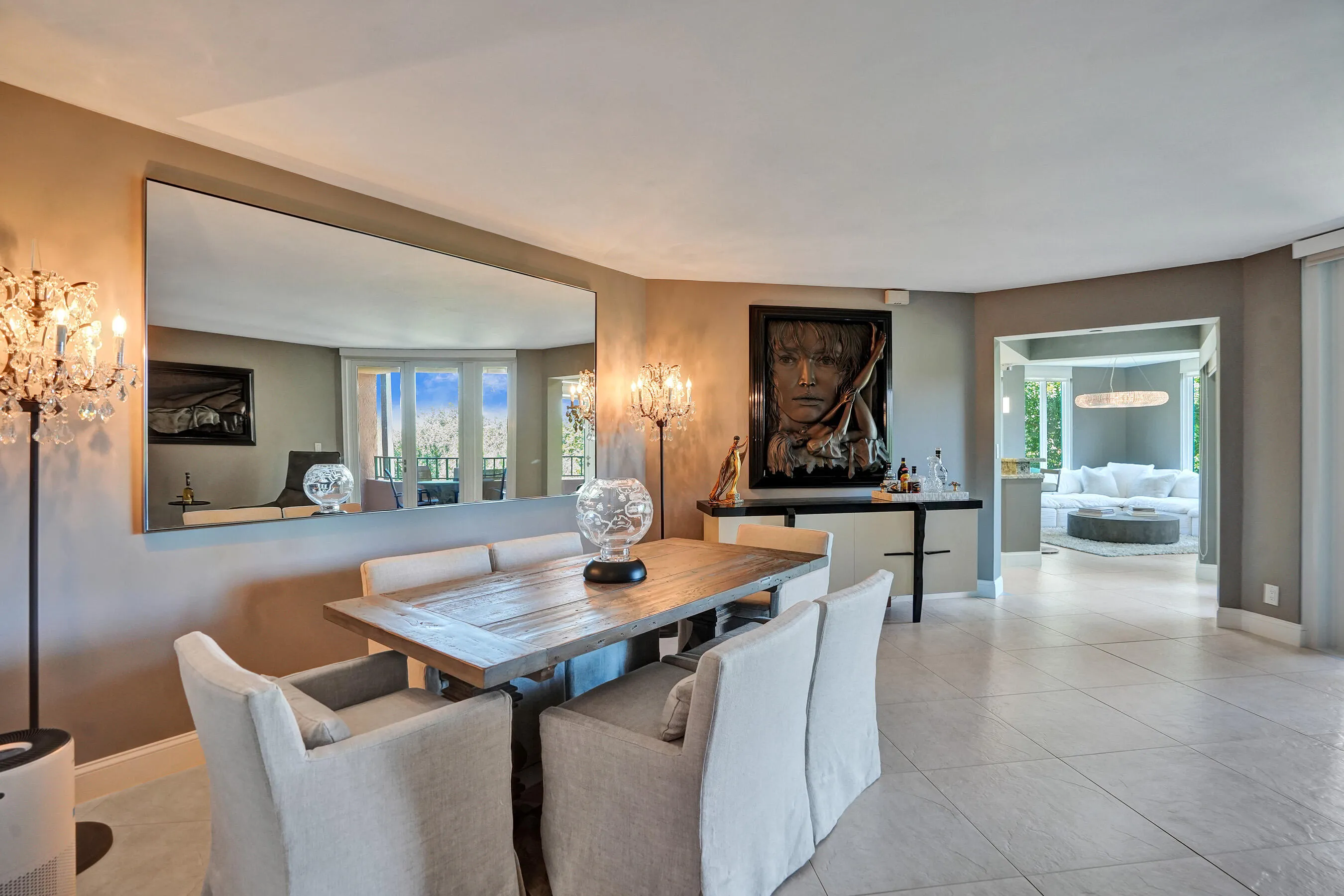 Dining room/living room