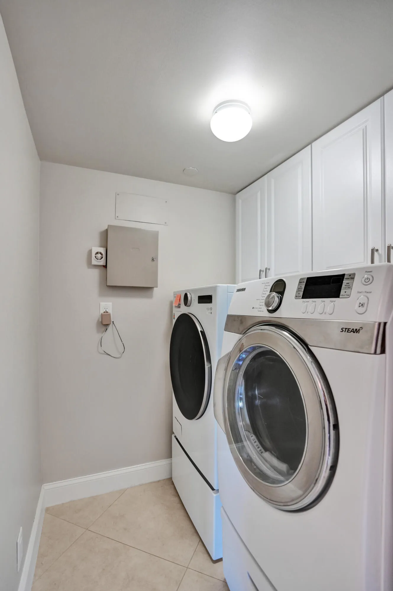 Laundry room in unit
