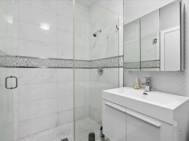 63-Bathroom