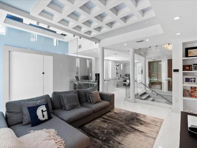 70-Upstairs Living