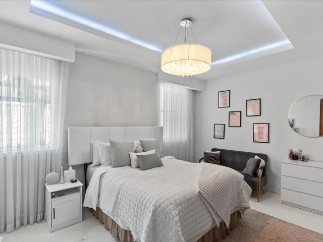 83-Bedroom