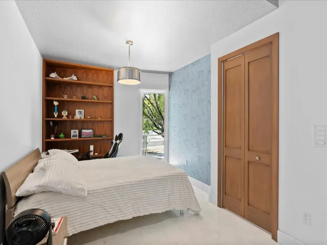 87-Bedroom