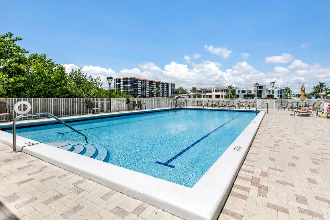 29 Two Pools For Residents