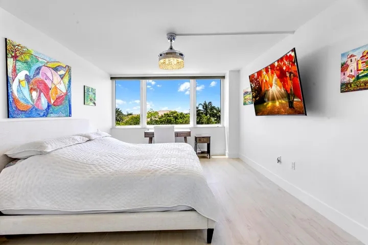 16 Oversized Picture Window Views Of Int