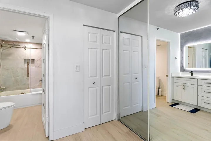 20 Multiple Primary Closets