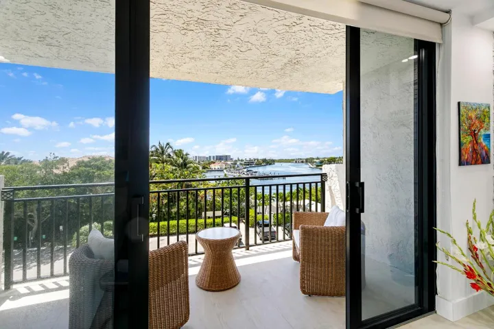 6 The Updated Jewel at The Regency
