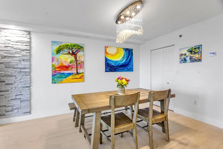 11 Comes Furnished