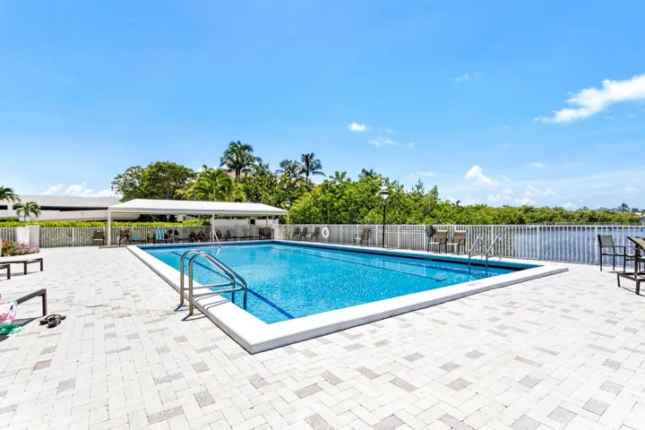 28 Pool Overlooking The Intracoastal