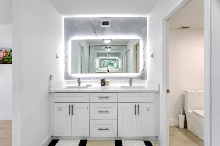 17 Double Vanity & Updated Lighting
