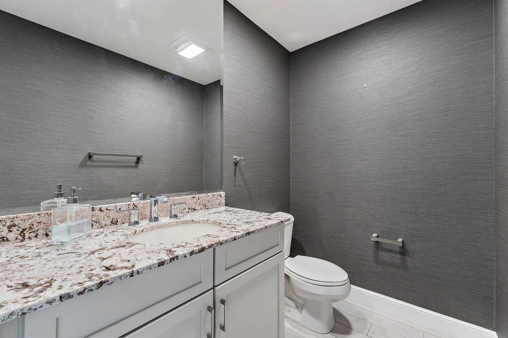 055-411BayColonyDrN-JunoBeach-SMALL