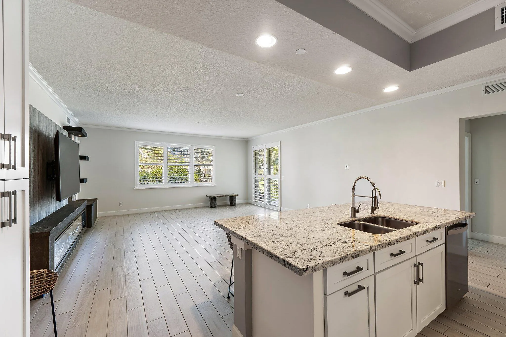 046-411BayColonyDrN-JunoBeach-SMALL