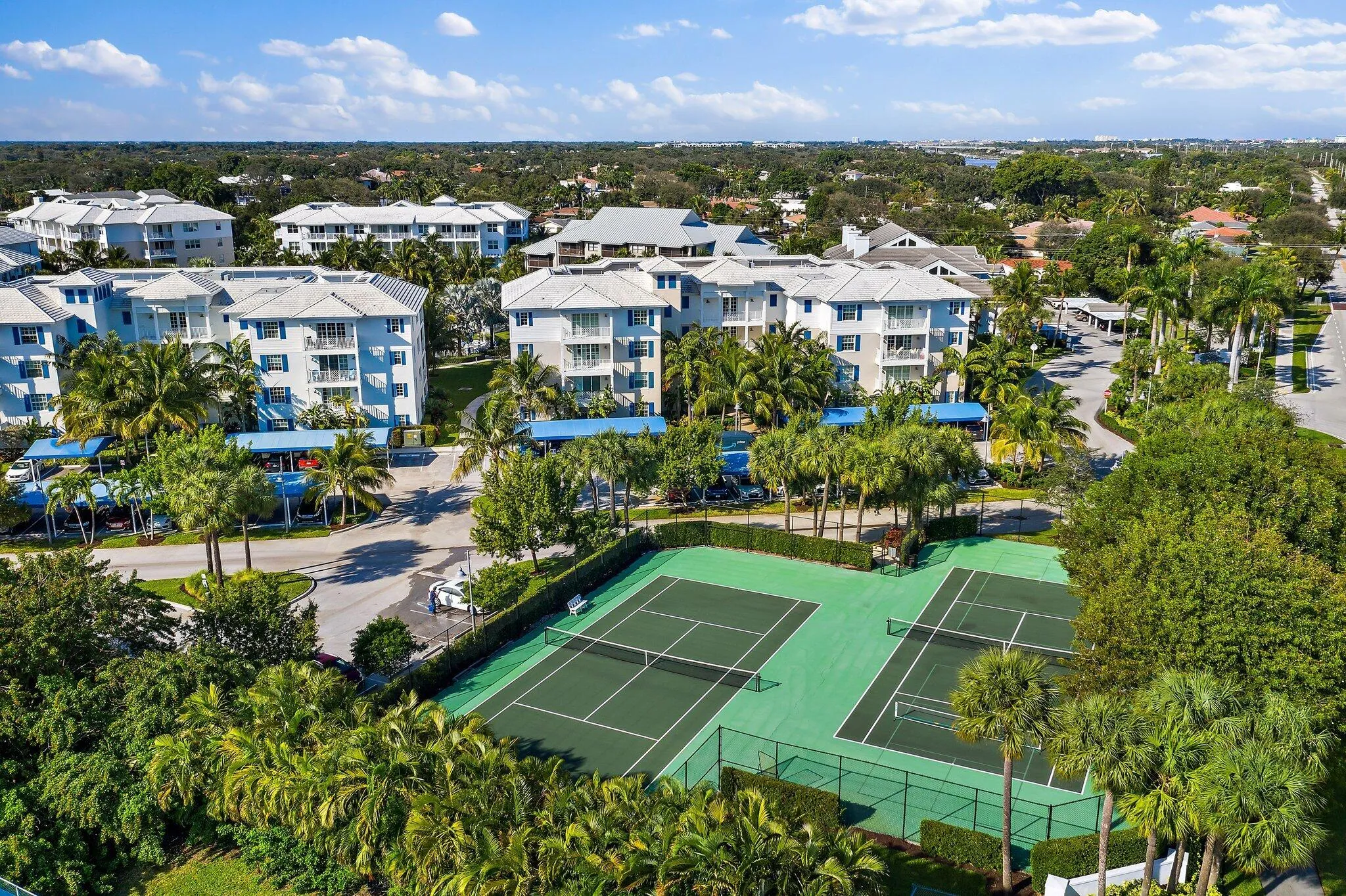 090-411BayColonyDrN-JunoBeach-SMALL