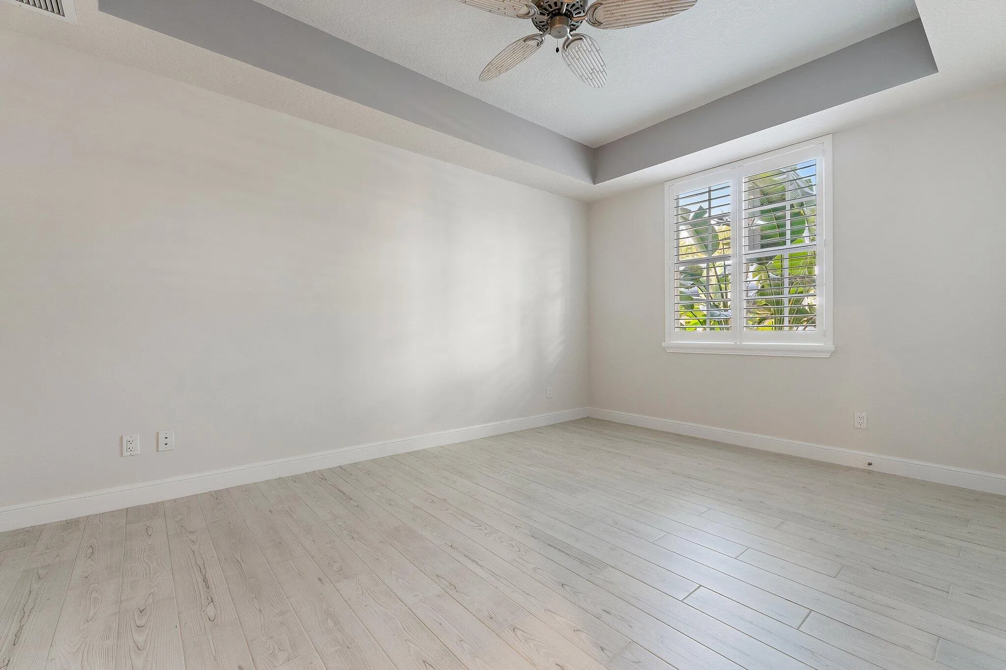 064-411BayColonyDrN-JunoBeach-SMALL