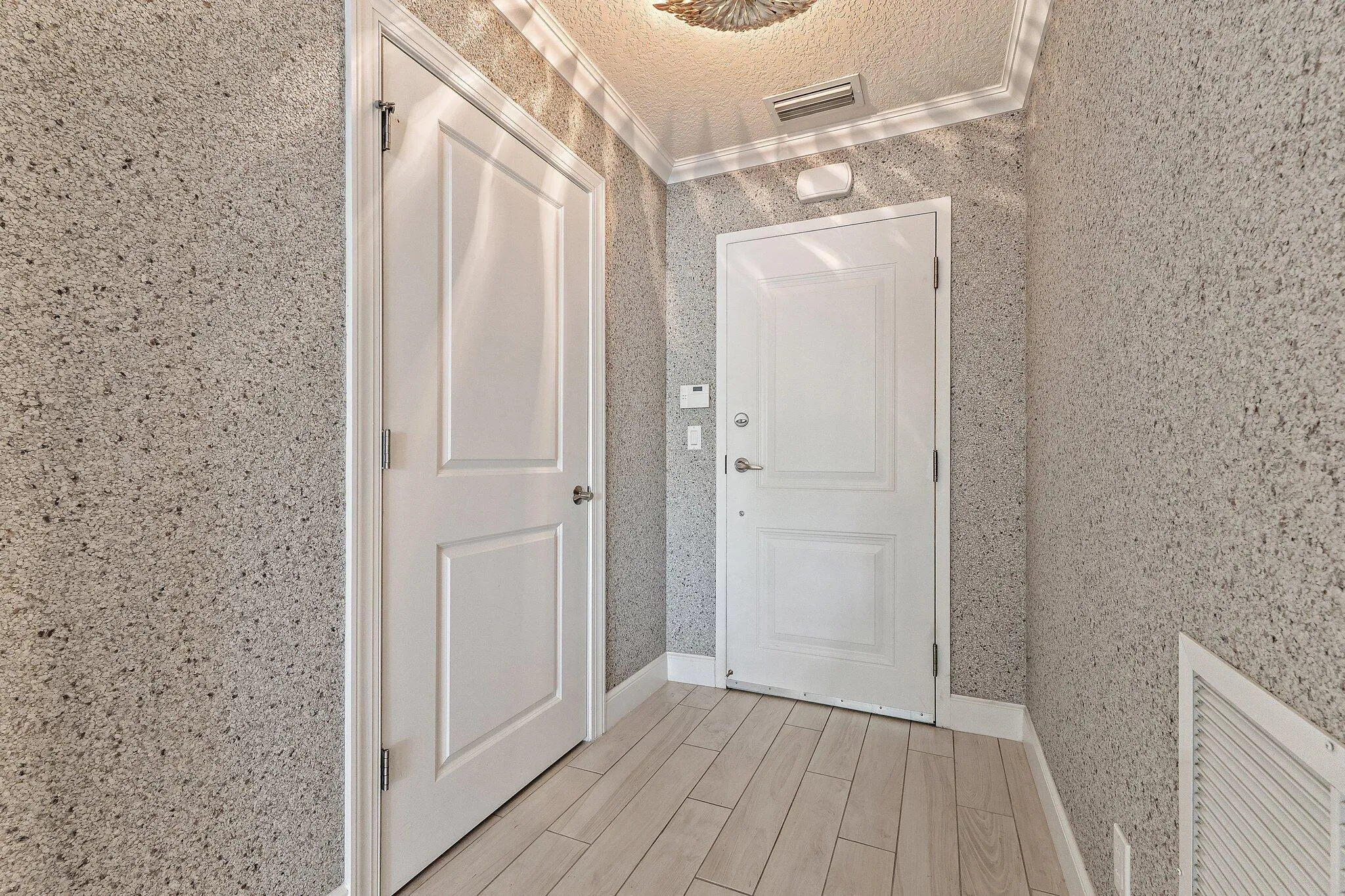 042-411BayColonyDrN-JunoBeach-SMALL