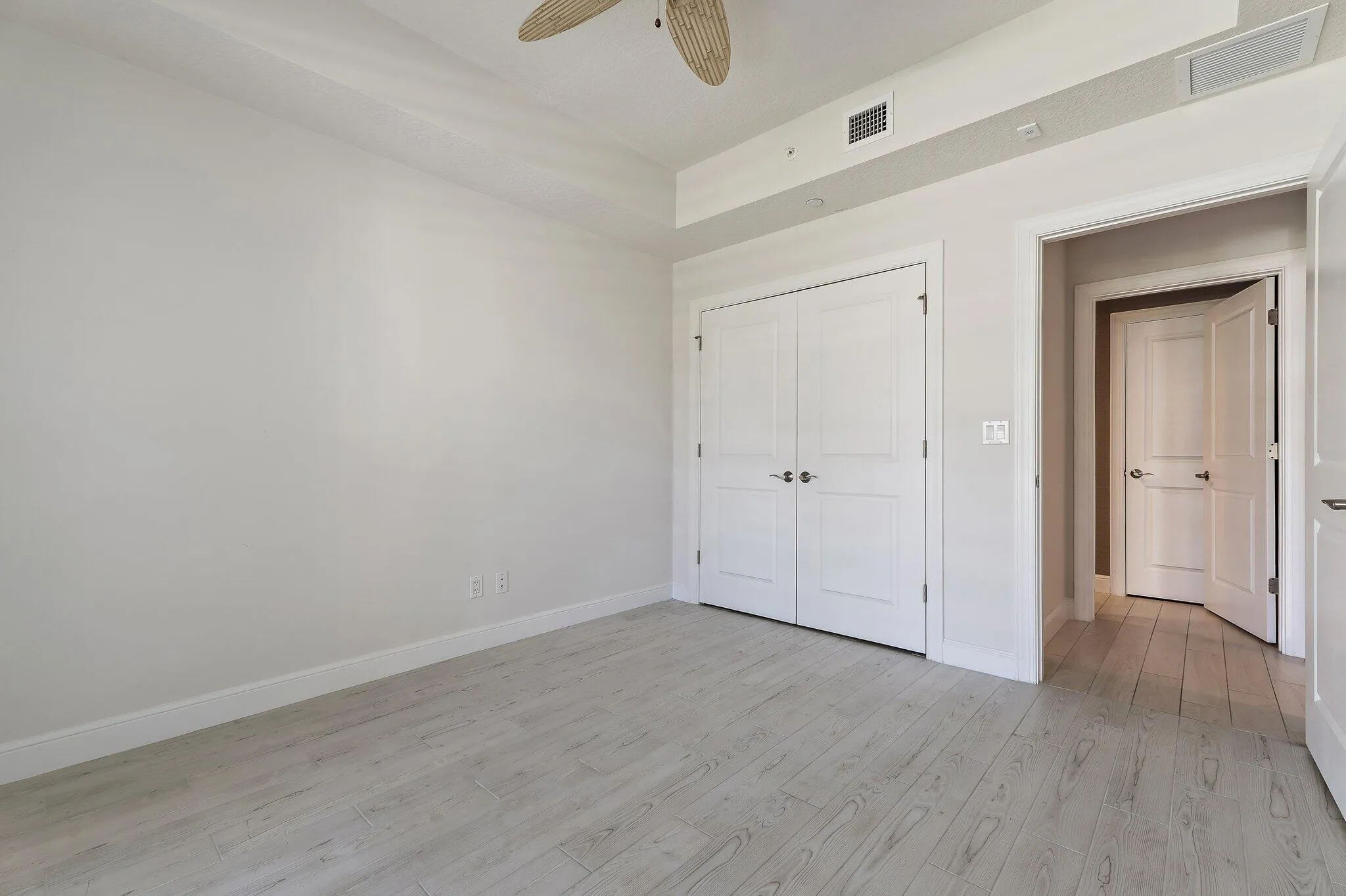 054-411BayColonyDrN-JunoBeach-SMALL