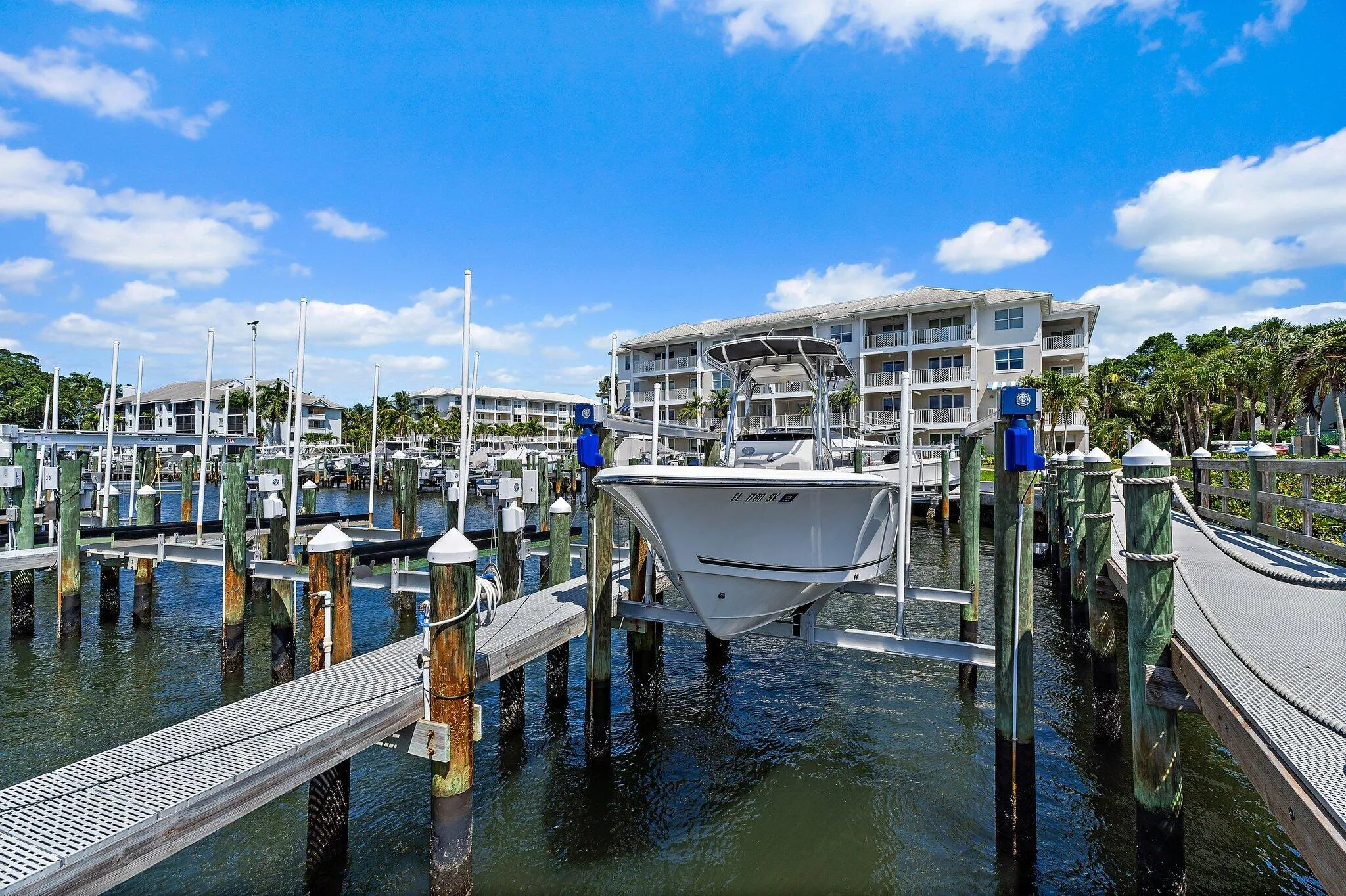 036-411BayColonyDrN-JunoBeach-SMALL