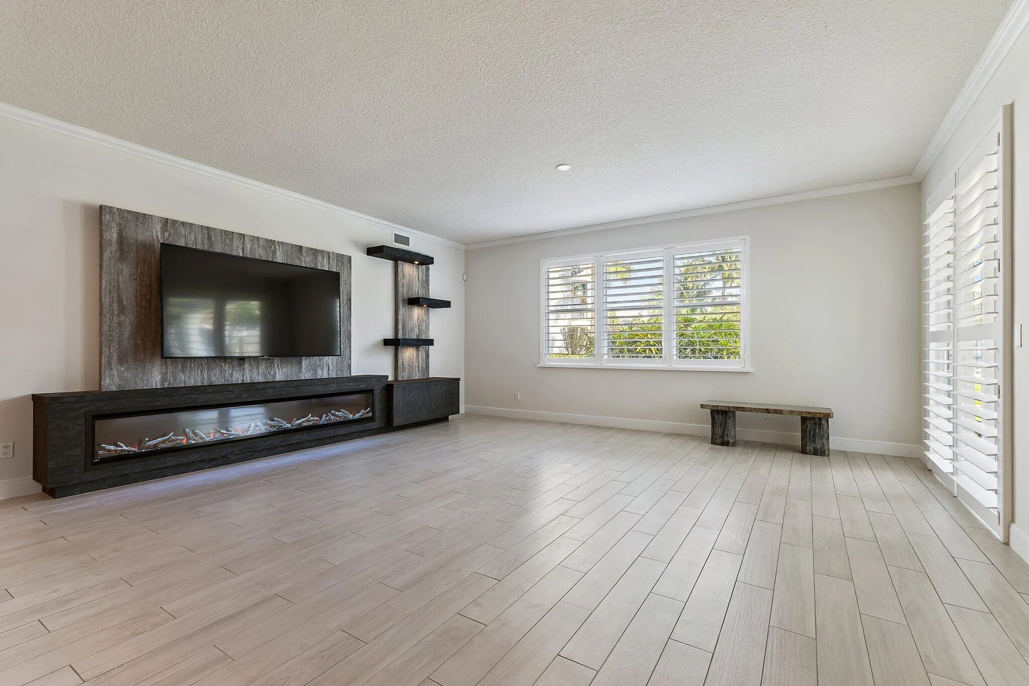 047-411BayColonyDrN-JunoBeach-SMALL