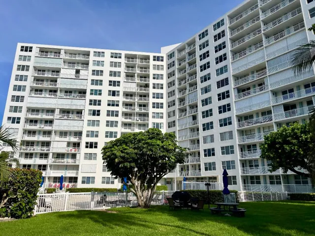 03. Building 02