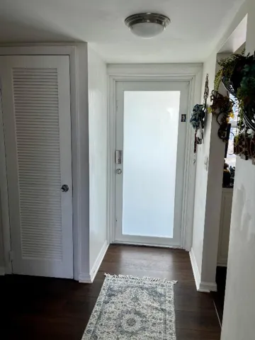 31. Entrance 03