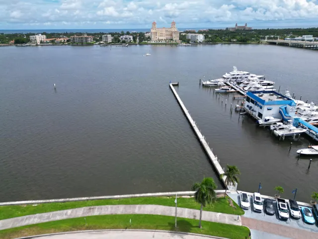 Yacht Club Towers