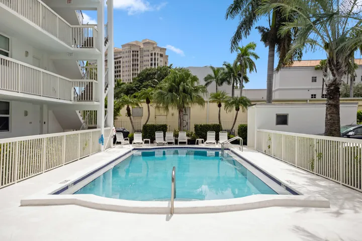 Yacht Club Towers