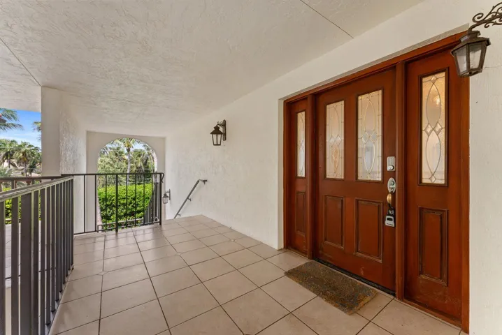Private, Large Floor Plan, Front Entry Door - Top Floor