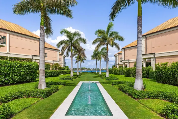 Villa Plati Grounds