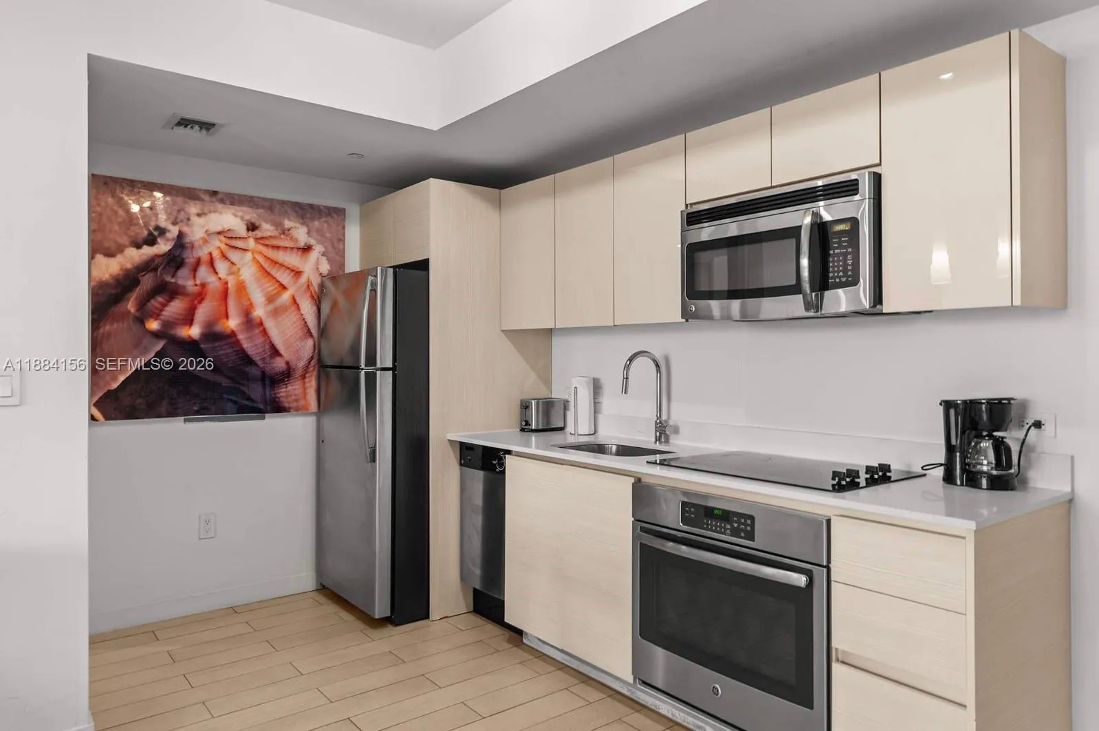 Fully Stocked Kitchen
