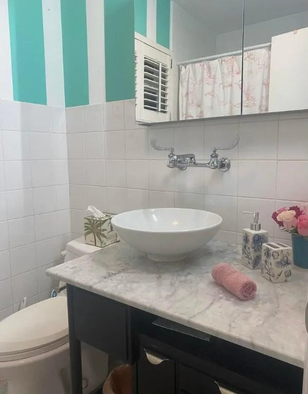 14 - bathroom