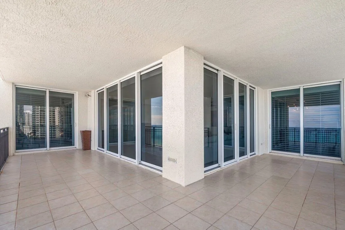 035-3800NorthOceanDrive-1053-RivieraBeac