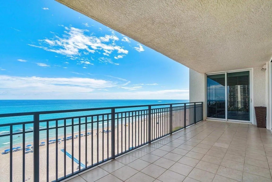034-3800NorthOceanDrive-1053-RivieraBeac
